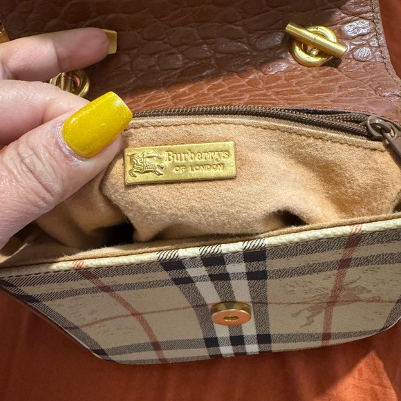 Burberry Brown Leather Crossbody Bag with Gold Chain - Picture 11 of 15